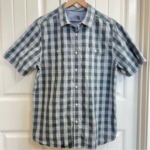 The North Face Mens Short Sleeve Button Down Check Shirt in Green/Gray, Size L